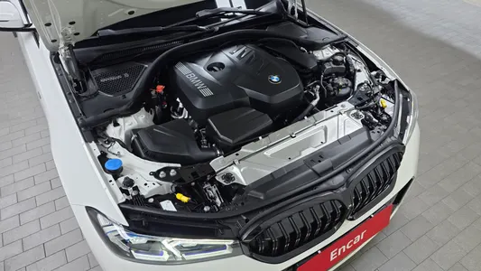BMW 3 Series (G20) 320i M 2025 5
