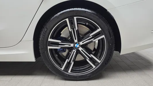 BMW 3 Series (G20) 320i M 2025 21