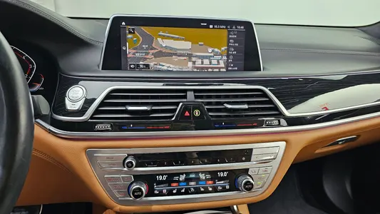 BMW 7 Series (G11) 740Li xDrive M 2021 14