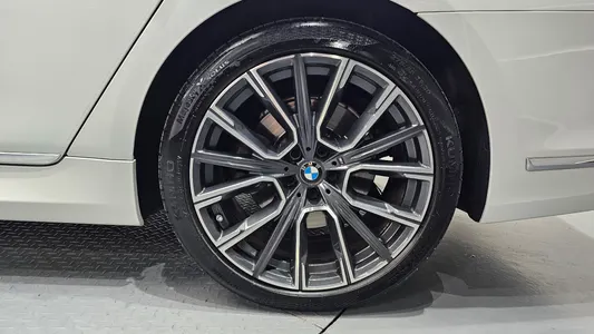 BMW 7 Series (G11) 740Li xDrive M 2021 21