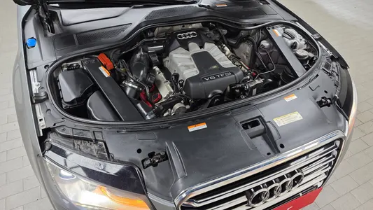 Audi A8 3.0 TFSI LWB 2011 6
