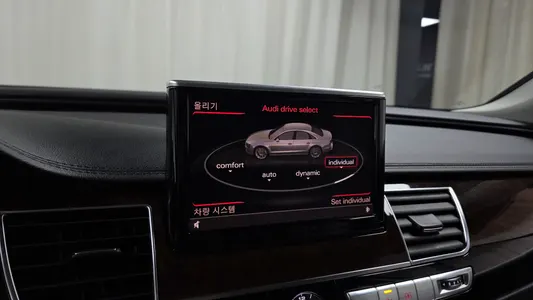 Audi A8 3.0 TFSI LWB 2011 16