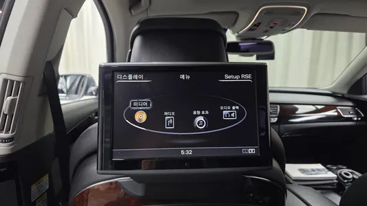 Audi A8 3.0 TFSI LWB 2011 17