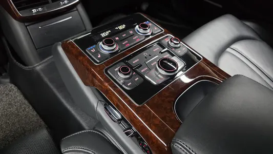 Audi A8 3.0 TFSI LWB 2011 18