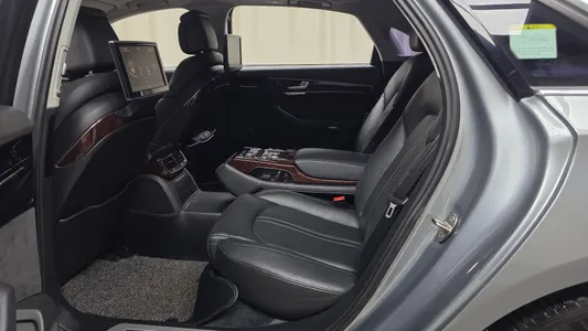 Audi A8 3.0 TFSI LWB 2011 26