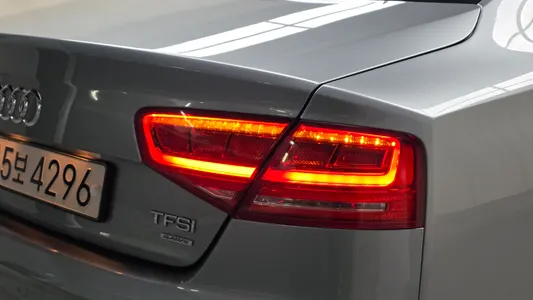 Audi A8 3.0 TFSI LWB 2011 23