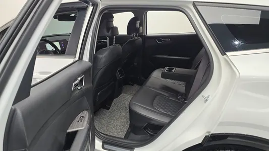 Kia 5 2WD 2023 11