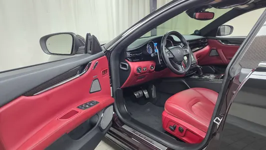 Maserati 콰트로포르테 GTS 3.8 V8 2018 10