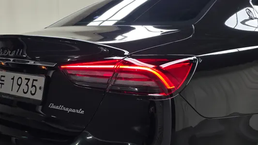 Maserati 콰트로포르테 GTS 3.8 V8 2018 23