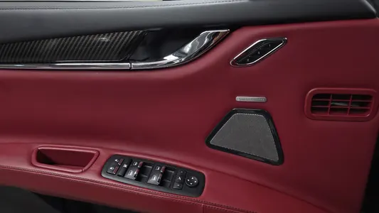 Maserati 콰트로포르테 GTS 3.8 V8 2018 29