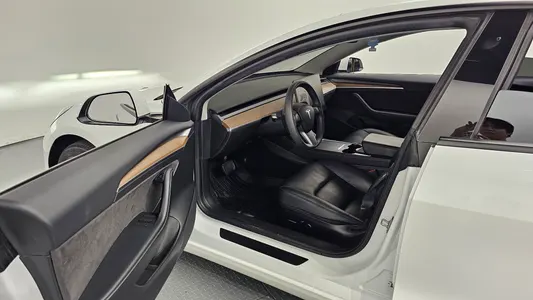 Tesla 3 AWD 2021 10