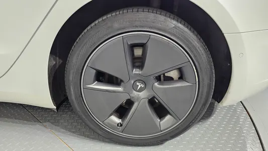 Tesla 3 AWD 2021 22