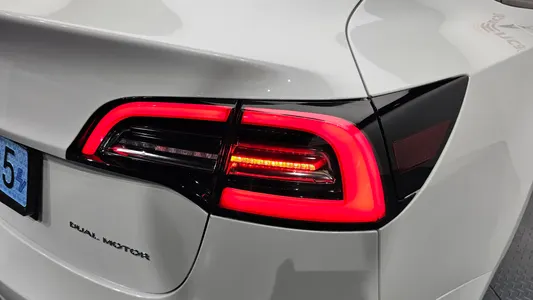 Tesla 3 AWD 2021 24
