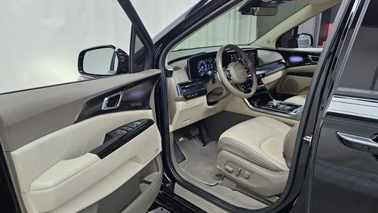 Kia Carnival 9 2023 10