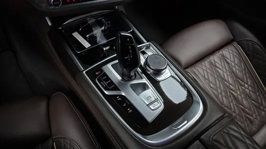 BMW 7 Series (G11) 730d xDrive 2021 9