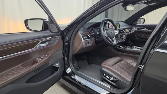 BMW 7 Series (G11) 730d xDrive 2021 10
