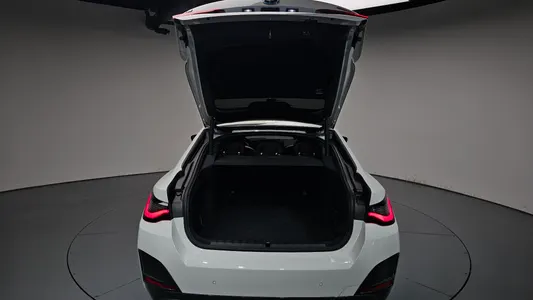BMW i4 eDrive40 M 2022 19