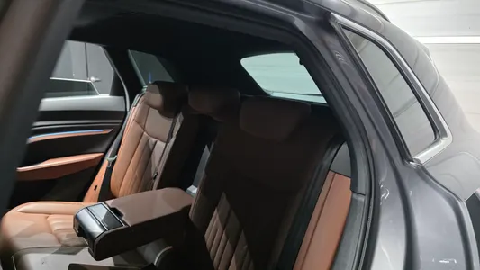 Audi e- 55 2021 12