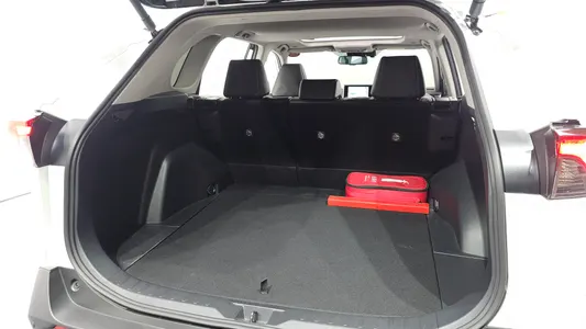 Toyota RAV4 5 2.5 4WD LTD 2025 34