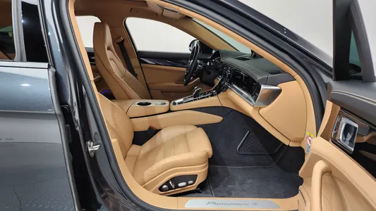 Porsche (971) 2.9 AWD E- 2020 11