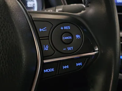Toyota (XV70) 2.5 XLE 2023 14