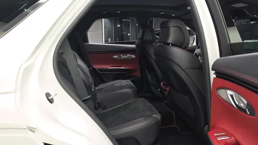 Genesis GV70 2.5T AWD 2023 12
