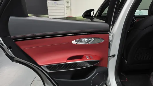 Genesis GV70 2.5T AWD 2023 26