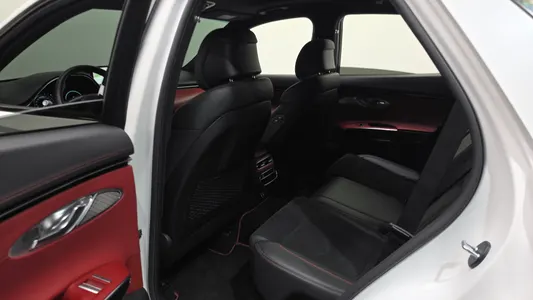 Genesis GV70 2.5T AWD 2023 27