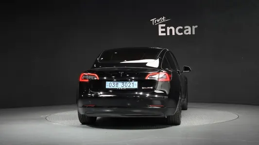 Tesla 3 AWD 2021 4