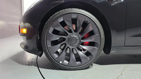 Tesla 3 AWD 2021 5