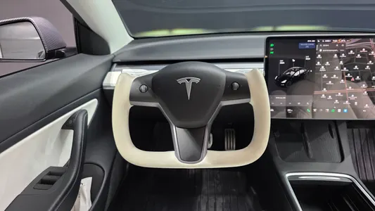 Tesla 3 AWD 2021 12