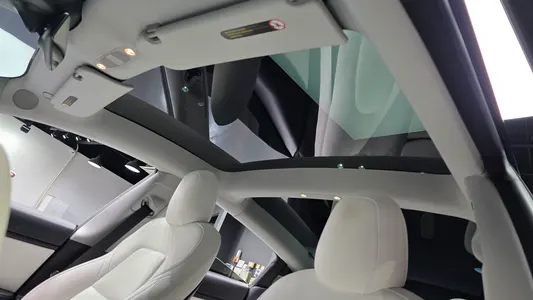 Tesla 3 AWD 2021 26