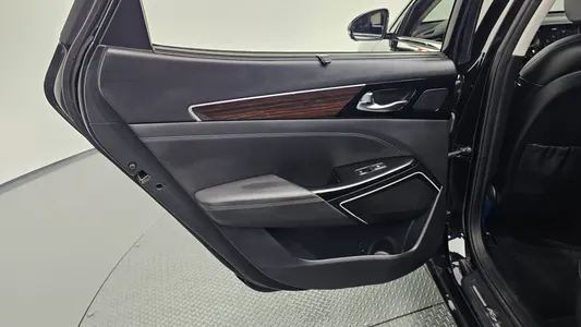 Kia K7 2018 25