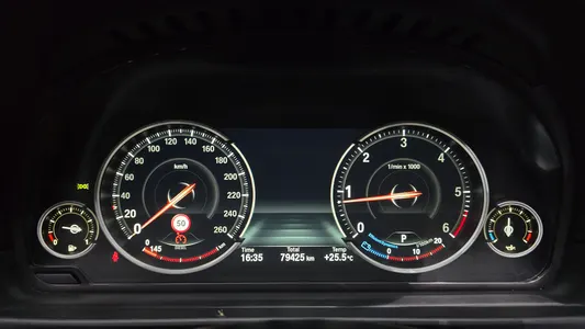 BMW 5 Series (F10) 520d 2014 8