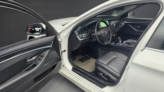BMW 5 Series (F10) 520d 2014 11