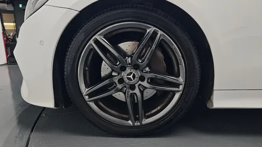 Mercedes-Benz E-Class W213 E220d 2019 4