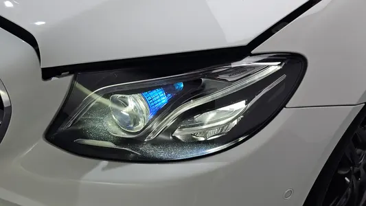 Mercedes-Benz E-Class W213 E220d 2019 22