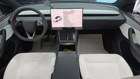 Tesla Y RWD 2026 7