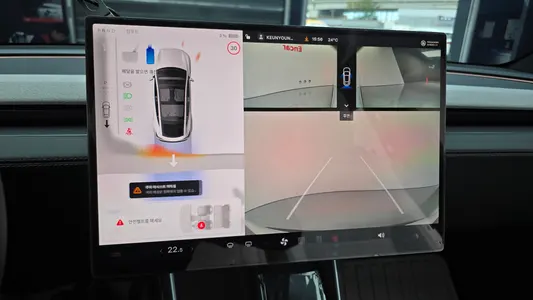 Tesla Y RWD 2026 16
