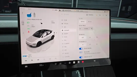 Tesla Y RWD 2026 27