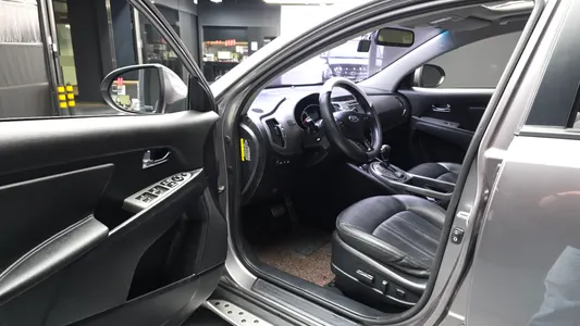 Kia R 2WD 2014 10