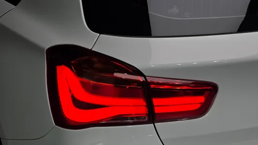 BMW 1 Series (F20) 118d 5 2018 23