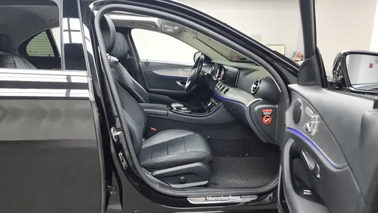 Mercedes-Benz E-Class W213 E300 2019 11