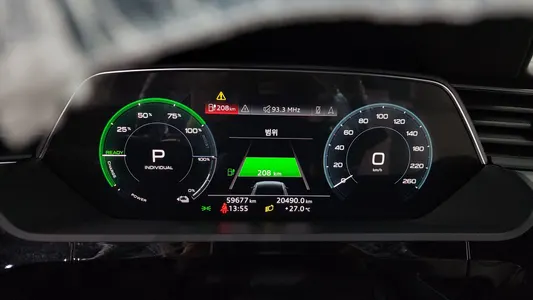 Audi e- 55 2020 8