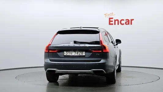 Volvo V90 D5 AWD 2017 4