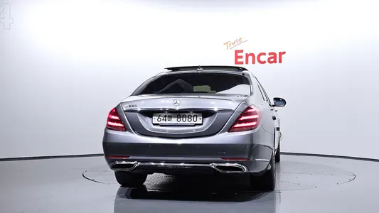 Mercedes-Benz S-Class W222 S560L 2018 4