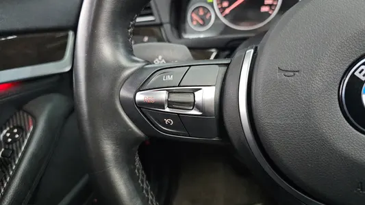 BMW 5 Series (F10) 528i 2010 17