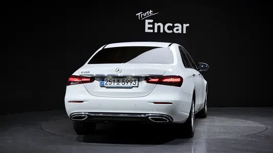 Mercedes-Benz E-Class W213 E250 2023 4