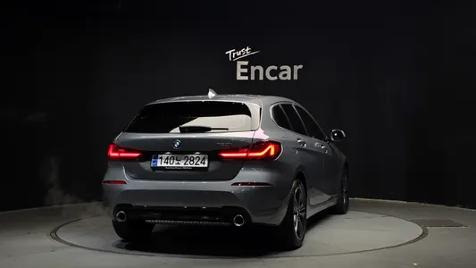 BMW 1 Series (F40) 120i 2023 4