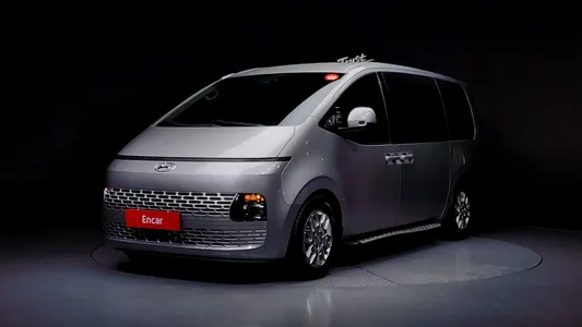 Hyundai Staria 9 2021
